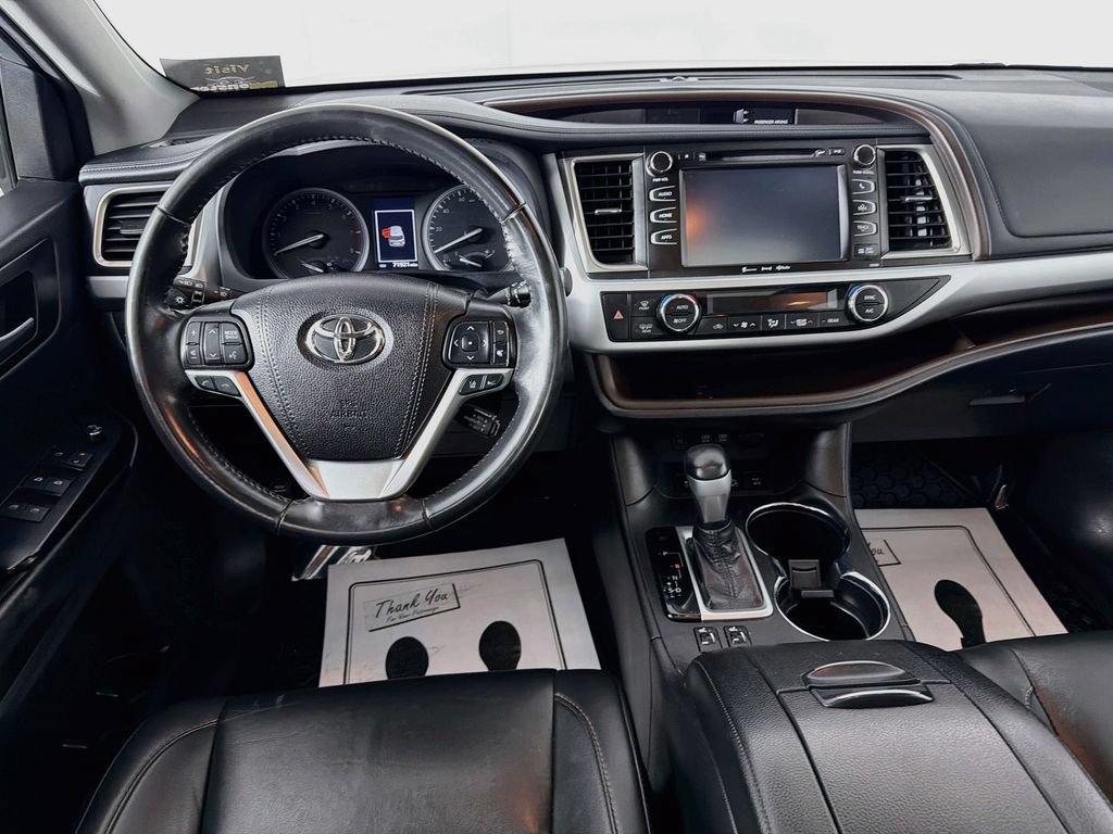 Used 2019 Toyota Highlander XLE AWD/4WD image 21