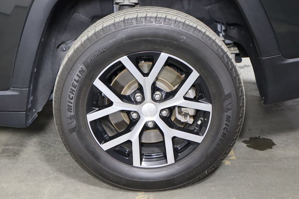 Used 2023 Jeep Grand Cherokee L Limited w/ Luxury Tech Group II AWD/4WD image 42