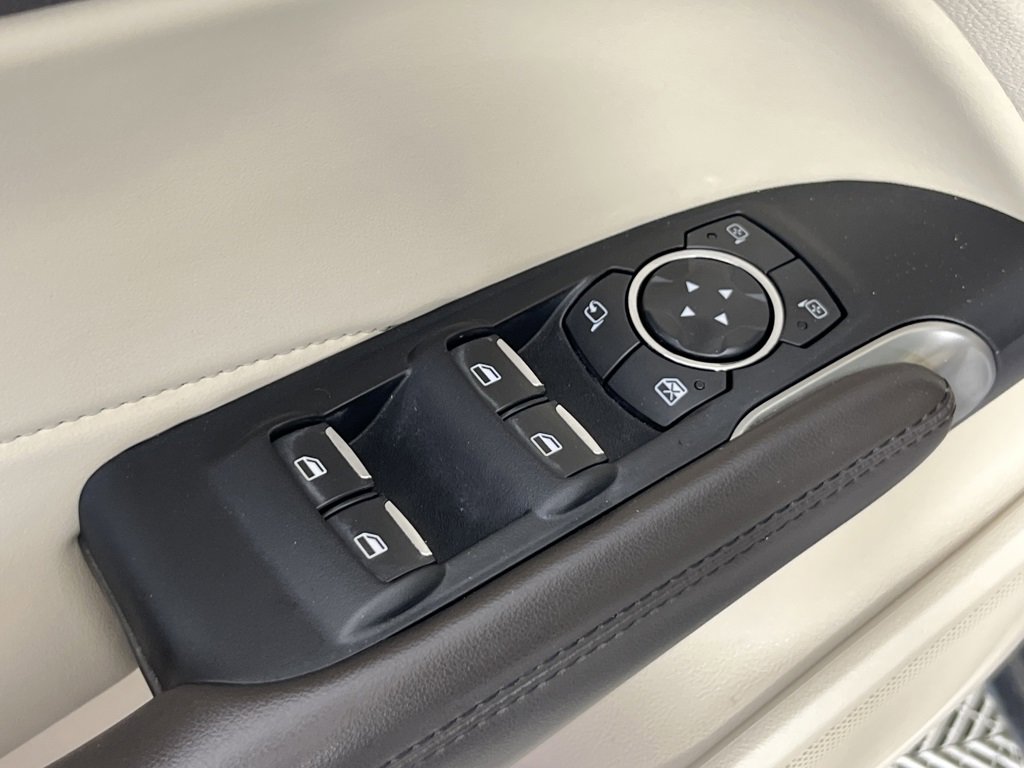 Used 2019 Lincoln MKC Reserve image 26