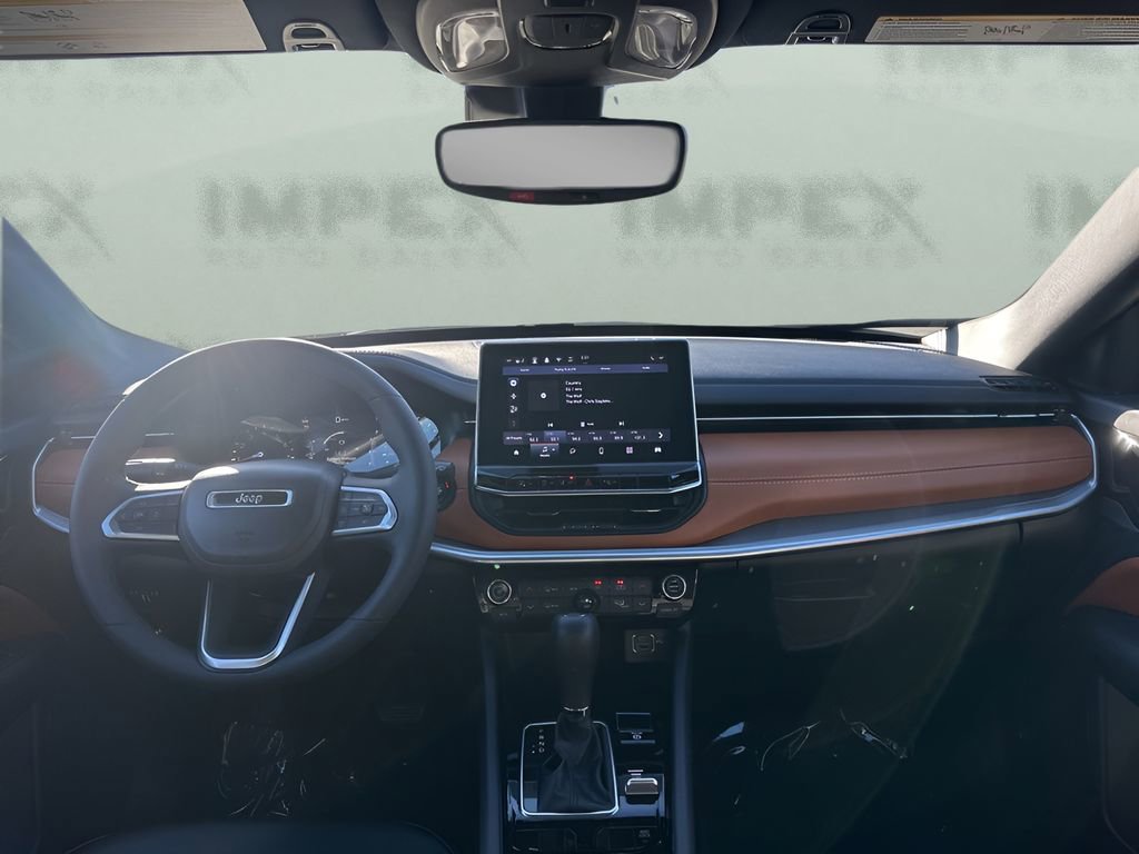 Used 2024 Jeep Compass Limited image 12