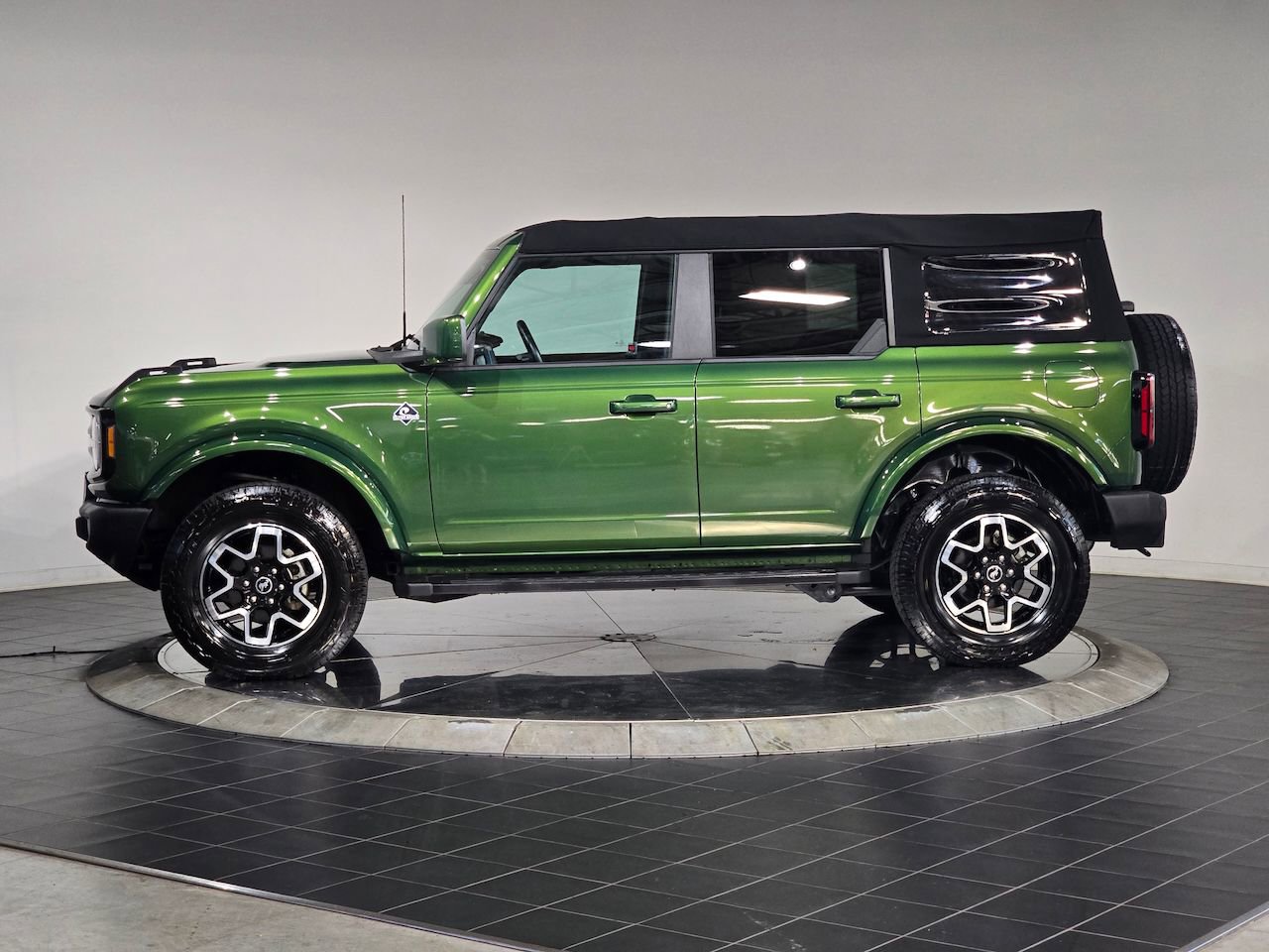 Used 2023 Ford Bronco Outer Banks image 7