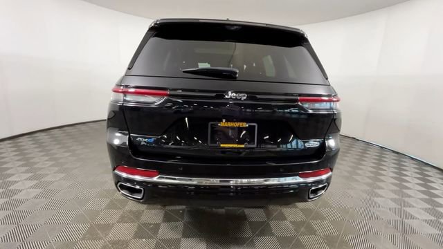 Used 2023 Jeep Grand Cherokee Overland w/ Luxury Tech Group IV AWD/4WD image 5