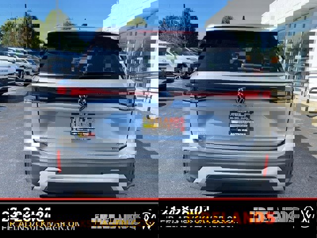 New 2025 Volkswagen Tiguan SE image 10