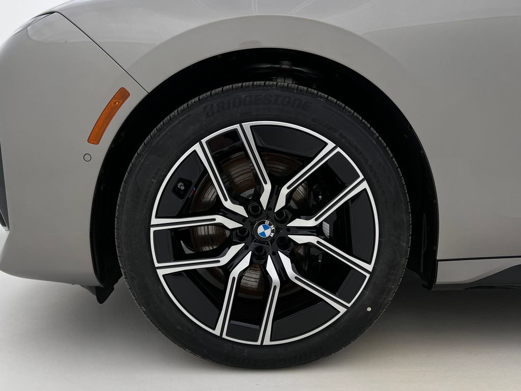 New 2026 BMW 740i xDrive image 16