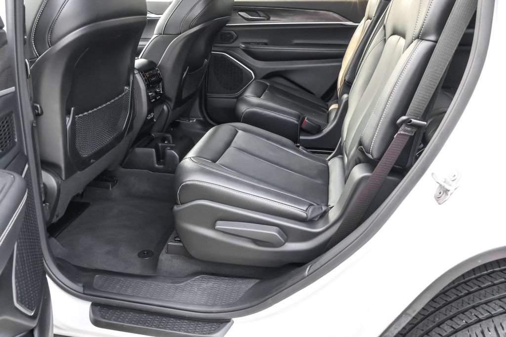 Used 2021 Jeep Grand Cherokee L Limited AWD/4WD image 30