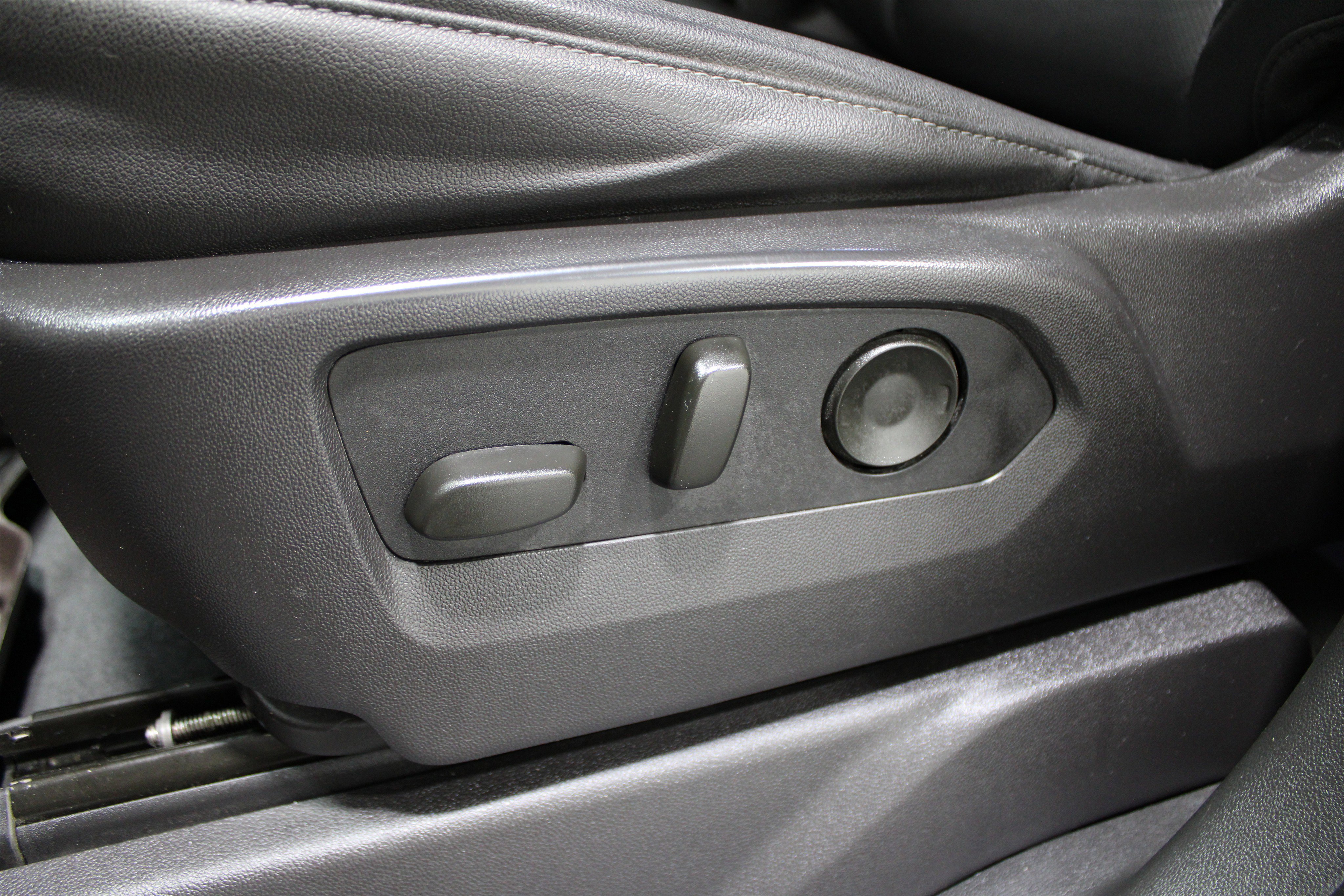 Used 2024 GMC Sierra 1500 SLT image 4