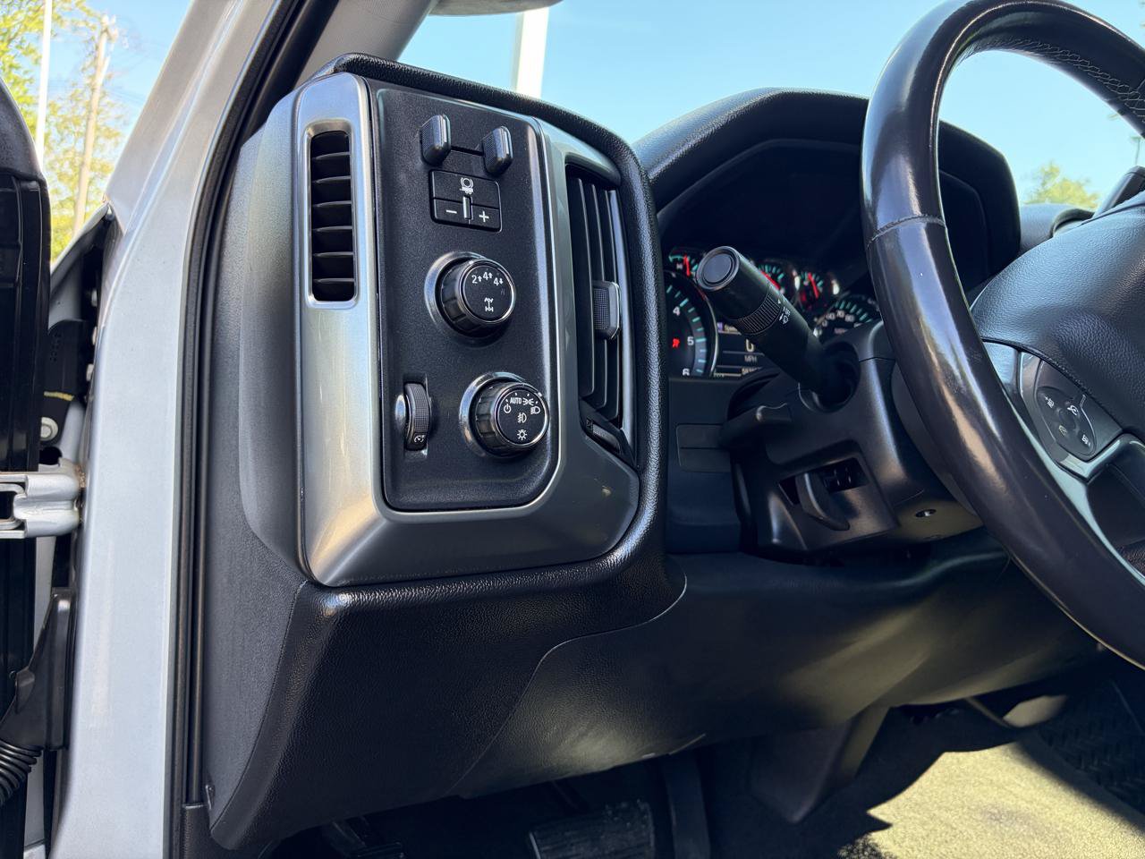 Used 2017 Chevrolet Silverado 2500 LT w/ All Star Edition AWD/4WD image 26