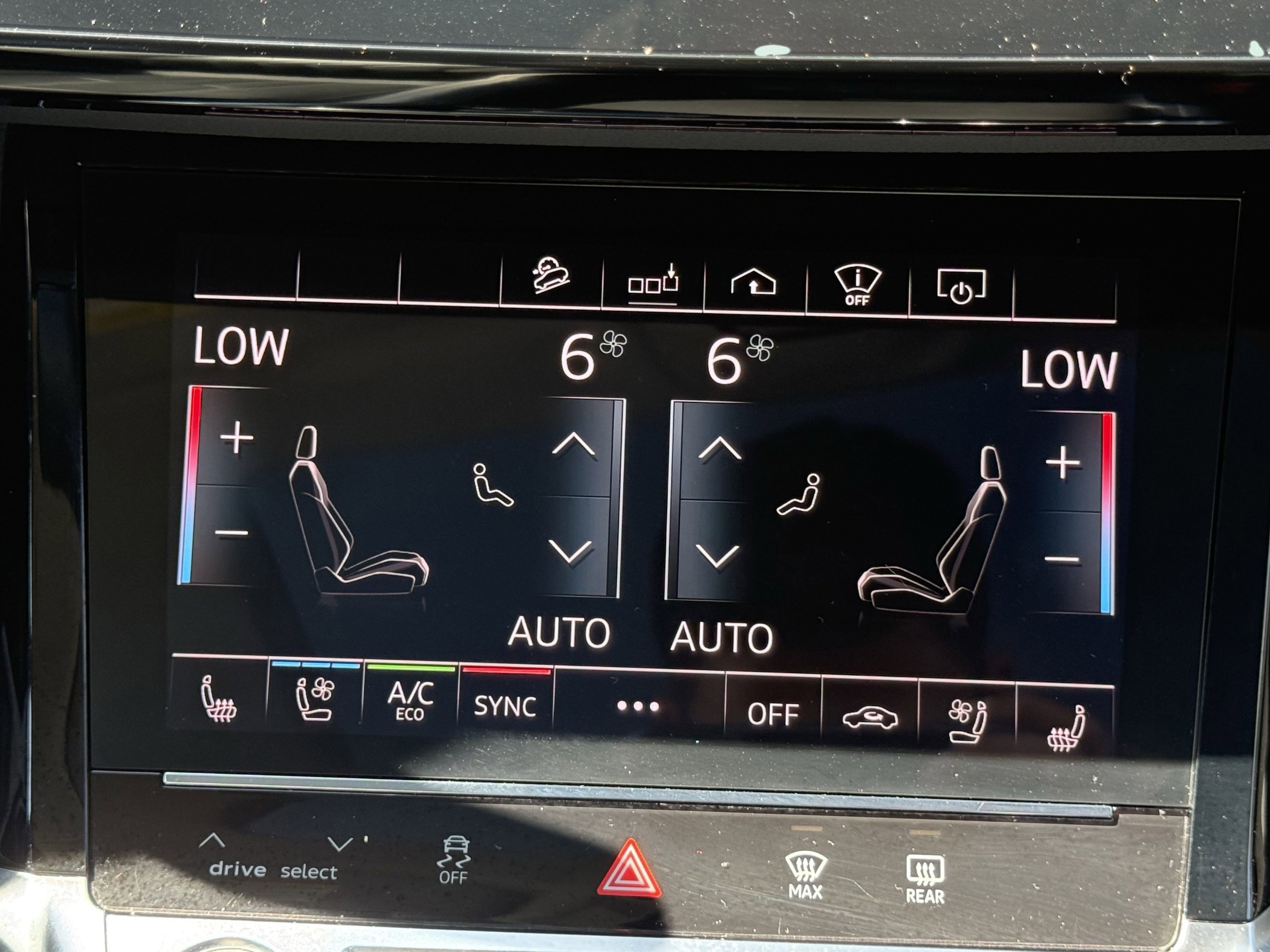 Used 2019 Audi e-tron Prestige w/ Prestige Package image 68