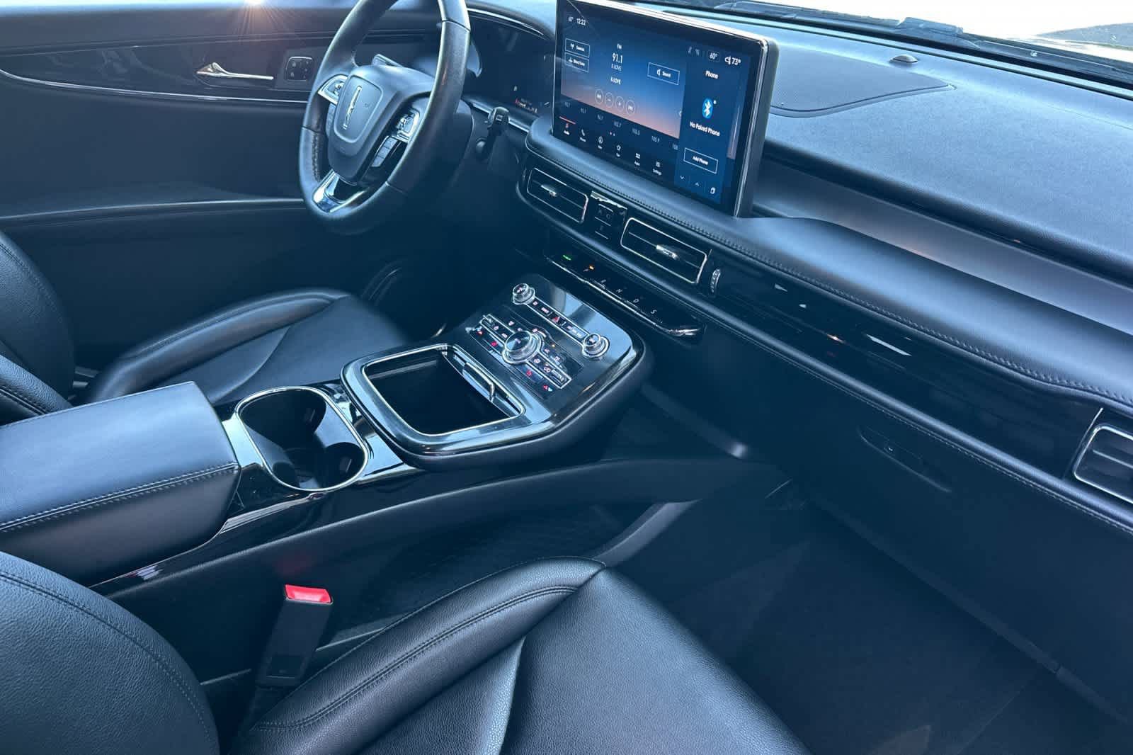 Used 2023 Lincoln Nautilus AWD w/ Premium Package image 16