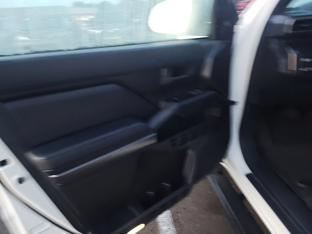 Used 2025 Toyota 4Runner SR5 AWD/4WD image 6