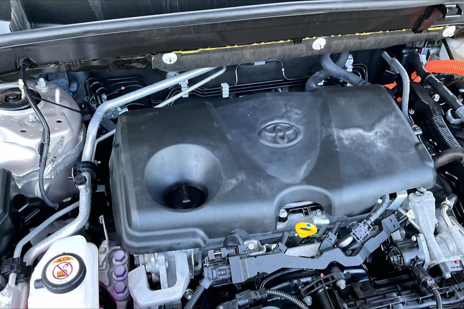 Used 2021 Toyota Venza LE AWD/4WD image 29