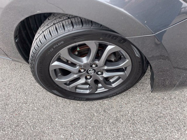 Used 2019 Toyota Yaris LE FWD image 17