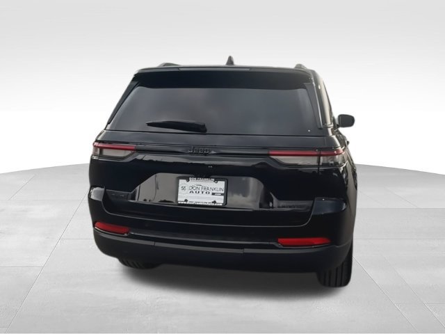 Used 2024 Jeep Grand Cherokee Limited w/ Black Appearance Package AWD/4WD image 7