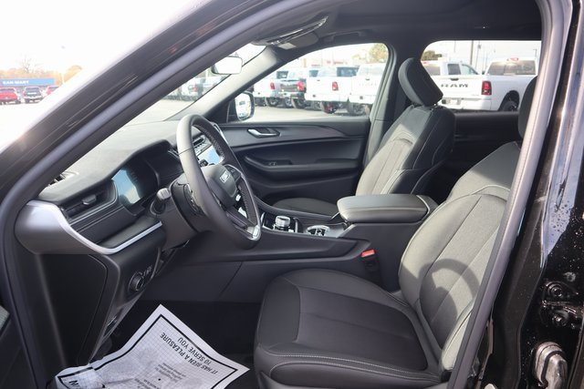 New 2025 Jeep Grand Cherokee L Laredo w/ Luxury Tech Group I image 8