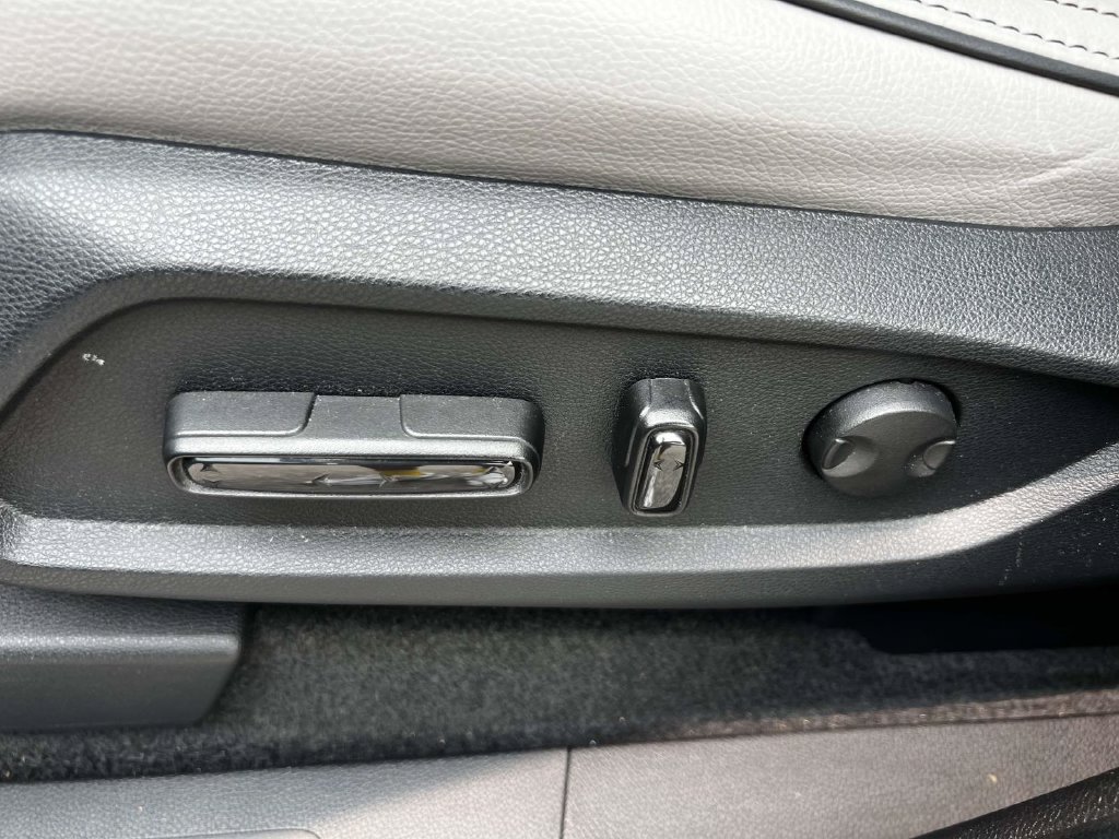 Used 2023 Honda Pilot Elite image 19