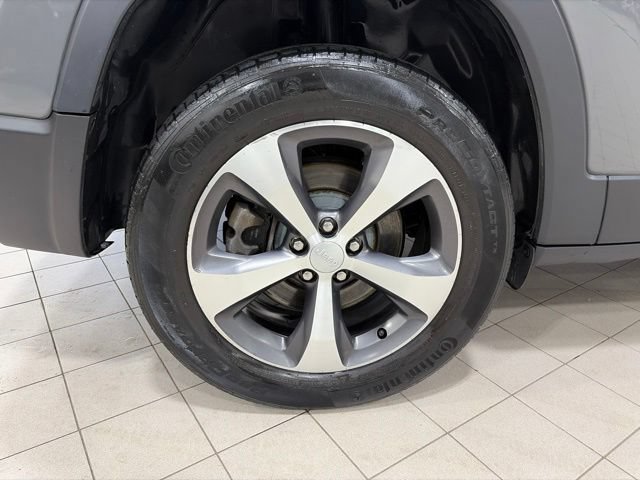 Used 2021 Jeep Cherokee Limited AWD/4WD image 26