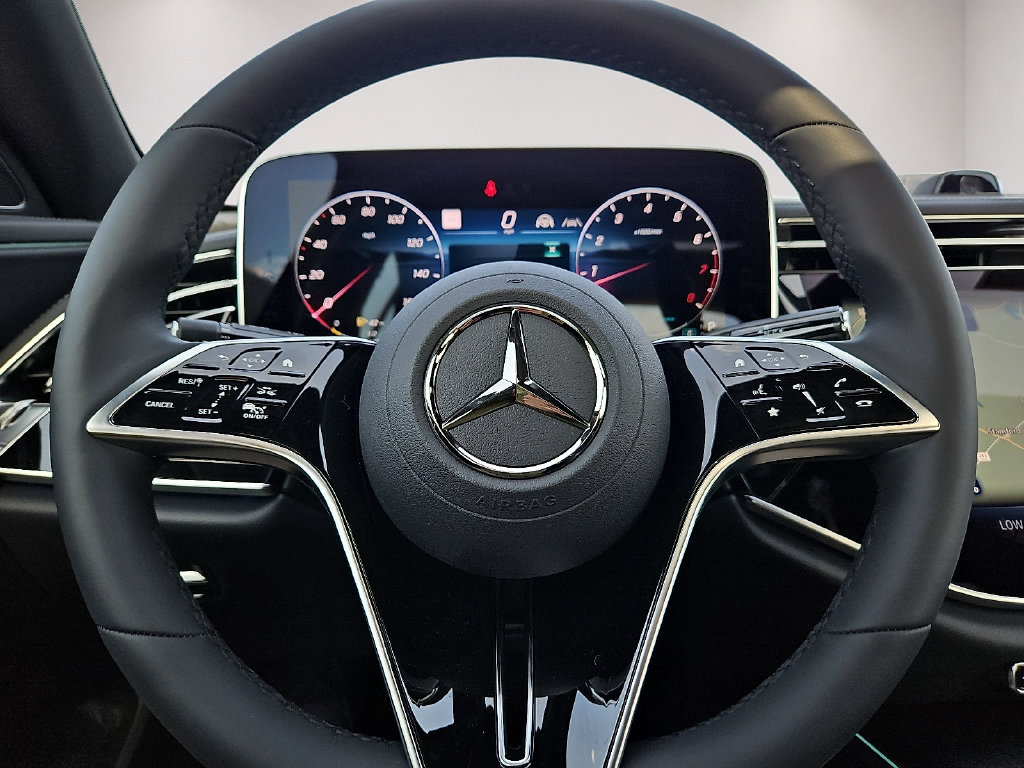 Used 2025 Mercedes-Benz E 350 Sedan image 25