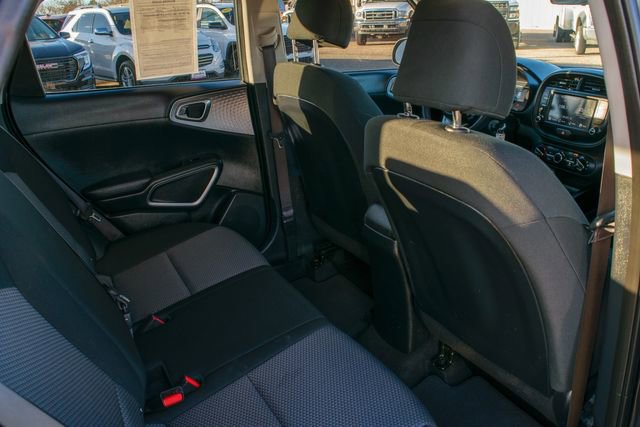 Used 2022 Kia Soul LX FWD image 17