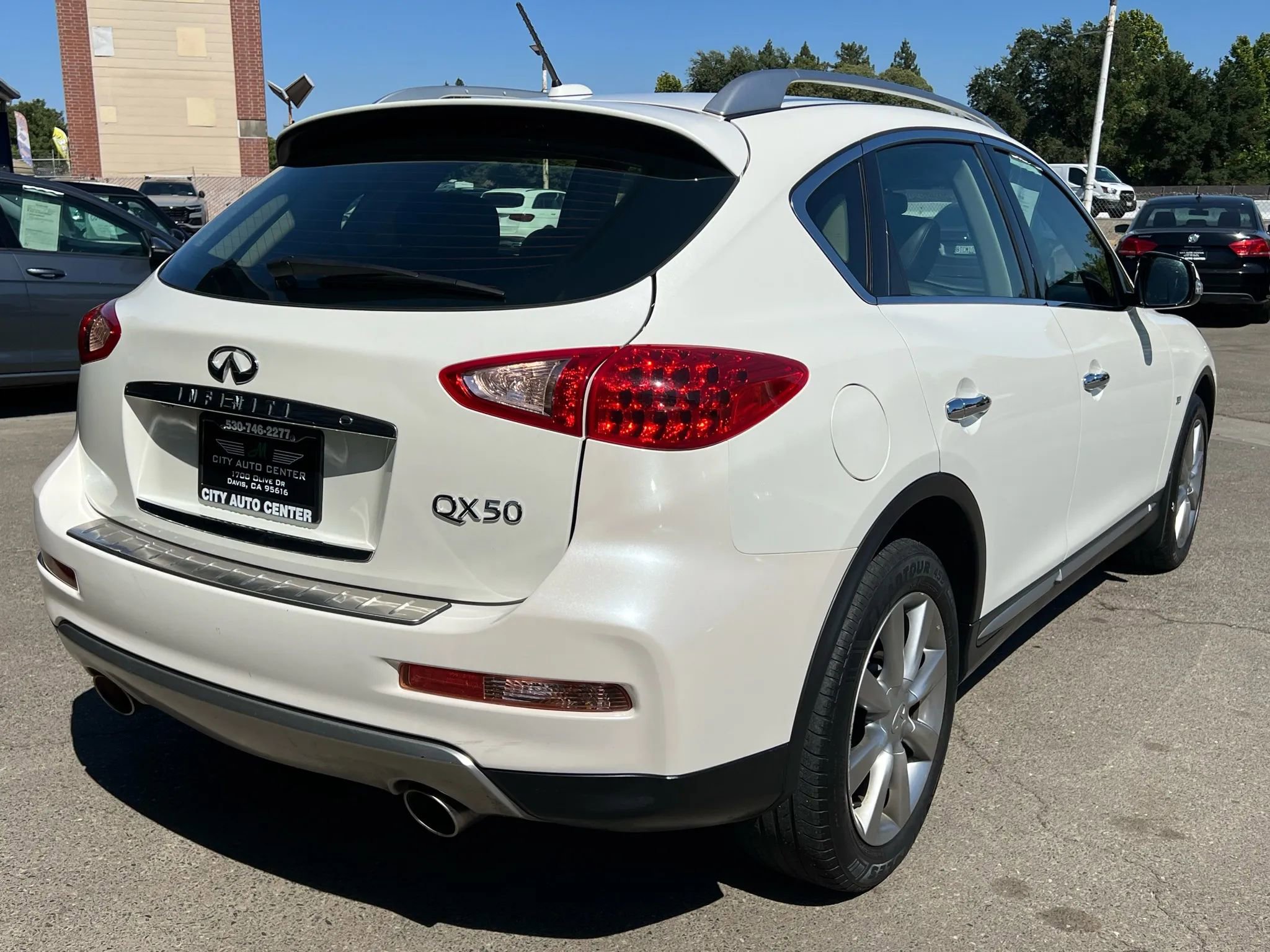 Used 2017 INFINITI QX50 Journey w/ Premium Package image 5