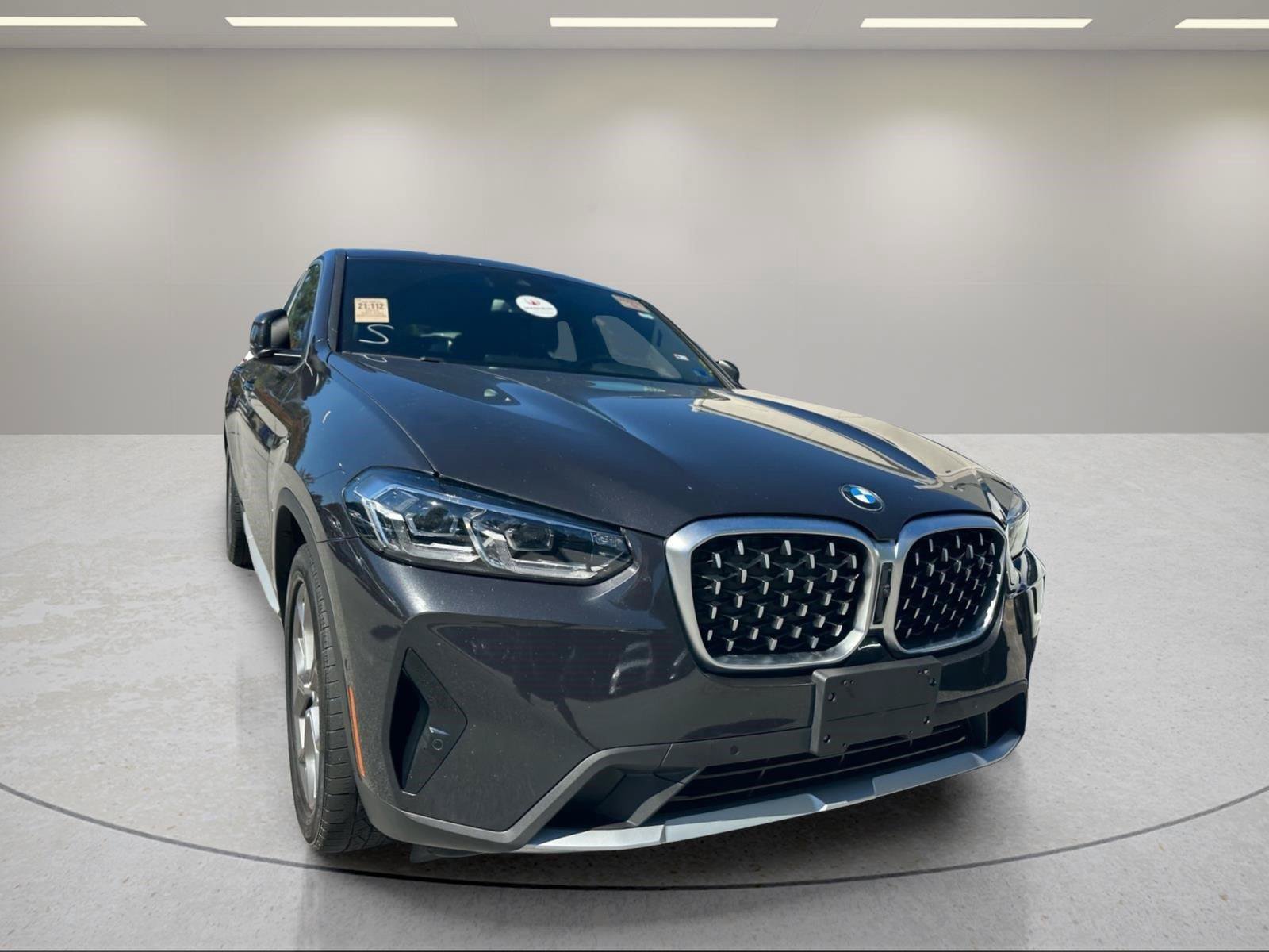 Used 2024 BMW X4 xDrive30i w/ Parking Assistance Package AWD/4WD image 6