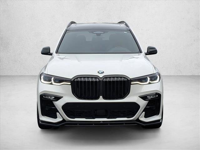 Used 2022 BMW X7 M50i image 2