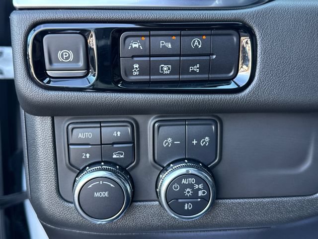 Used 2025 GMC Yukon Denali AWD/4WD image 19