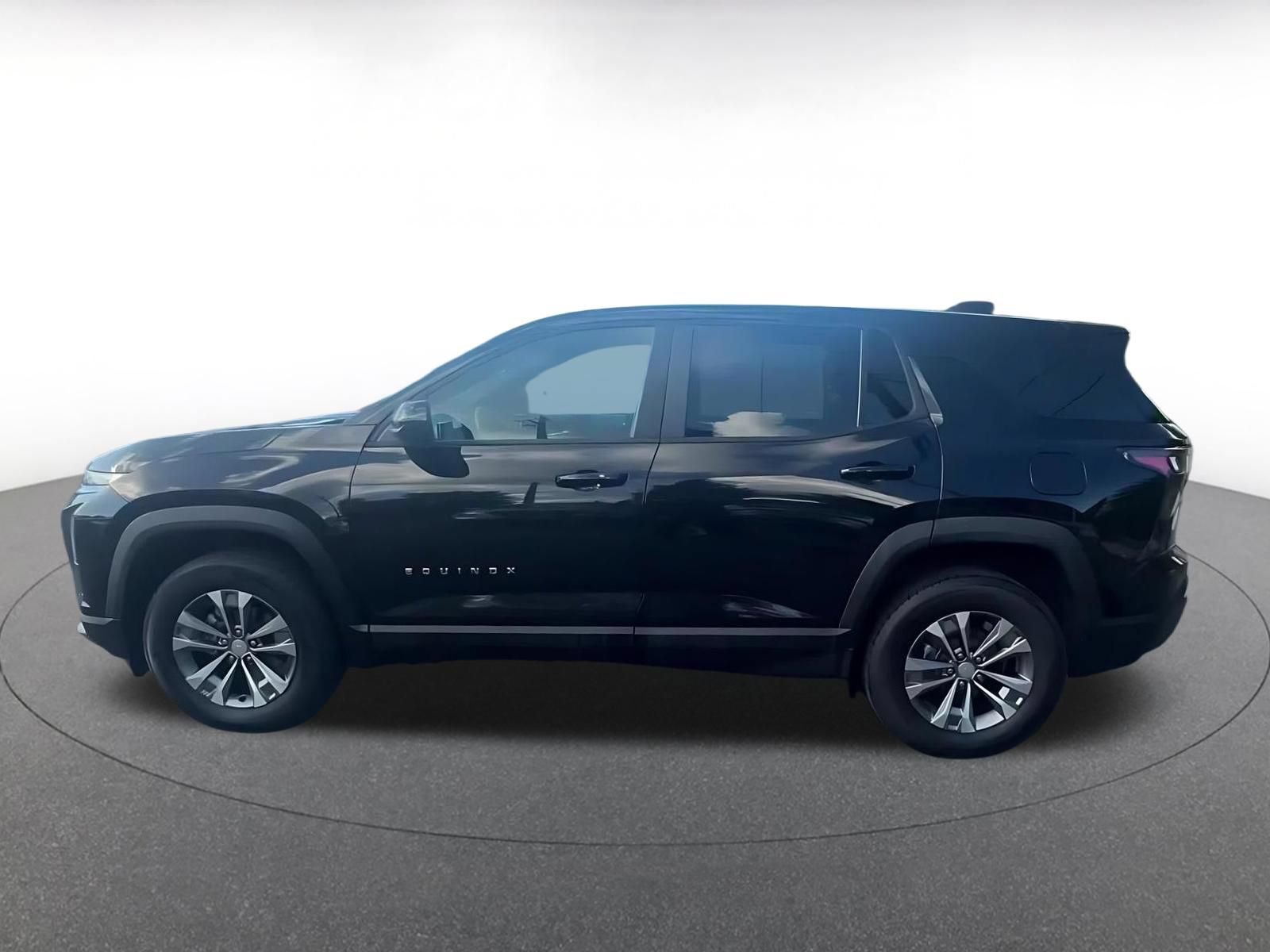 Used 2025 Chevrolet Equinox LT AWD/4WD image 8