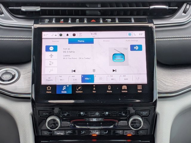 Used 2023 Jeep Grand Cherokee Overland w/ Luxury Tech Group IV AWD/4WD image 15