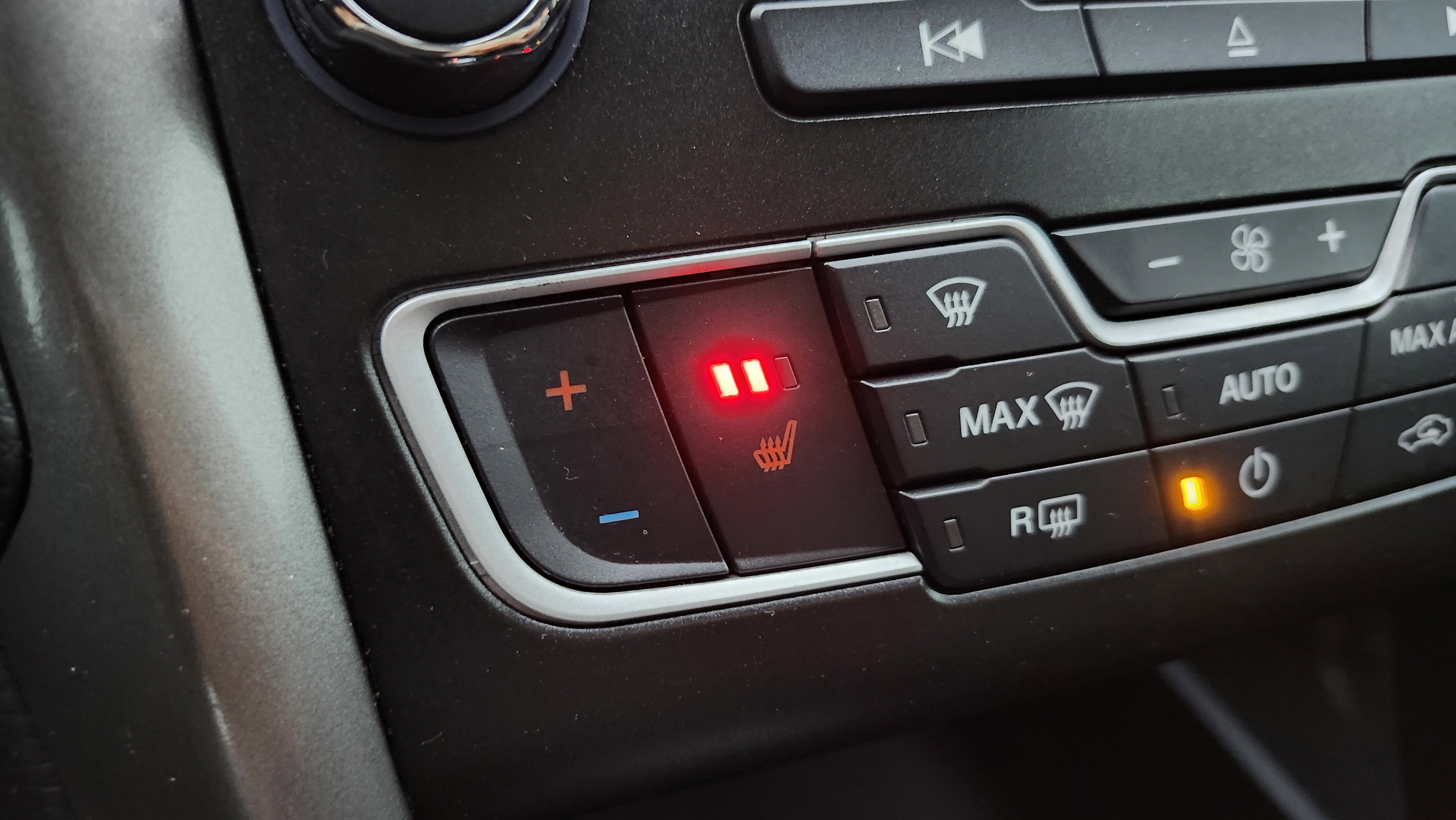 Used 2018 Ford Fusion Energi SE image 9