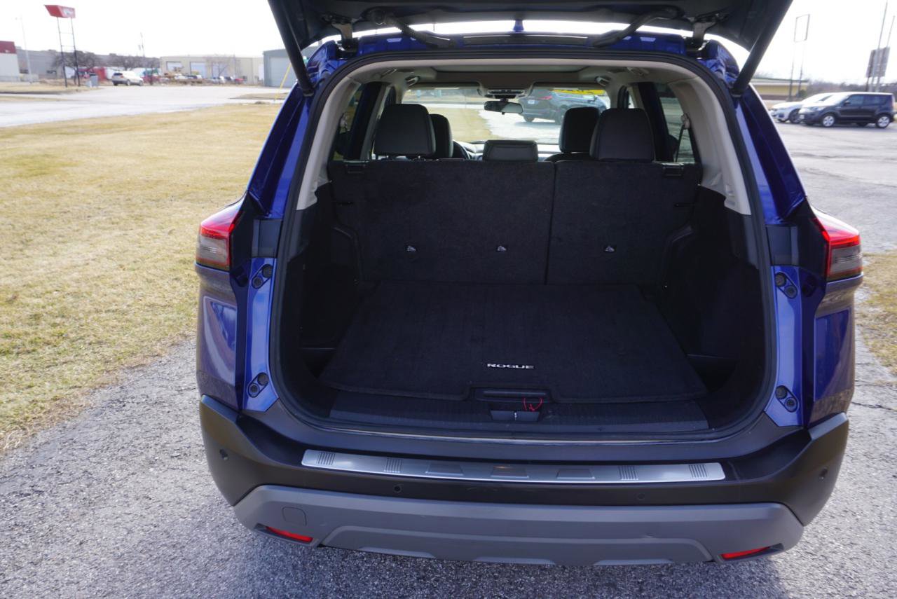 Used 2023 Nissan Rogue SV w/ SV Premium Package image 21