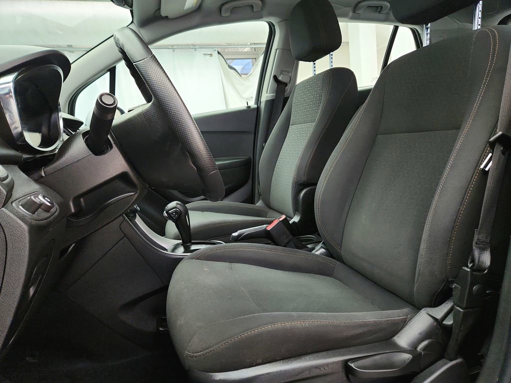 Used 2020 Chevrolet Trax LS image 11