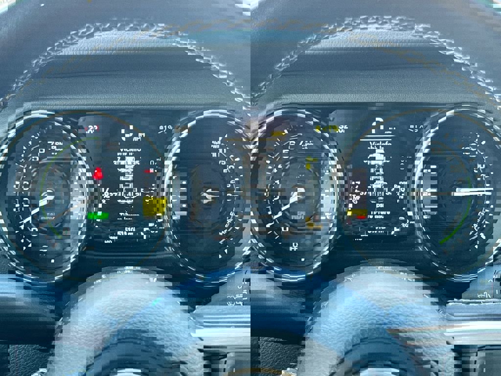 Used 2022 Jeep Wrangler Unlimited Sahara 4xe image 3