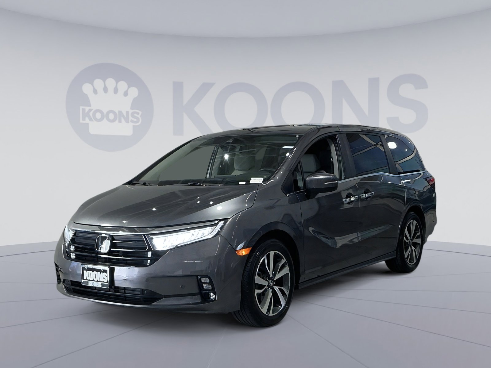 Used 2023 Honda Odyssey Touring image 1