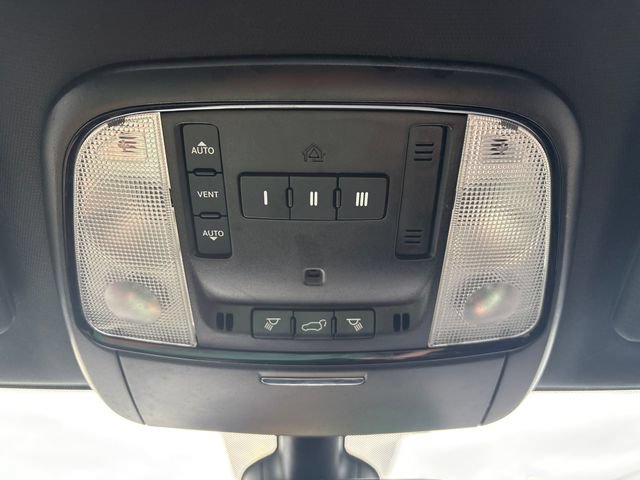 Used 2022 Dodge Durango GT w/ Blacktop Package AWD/4WD image 14
