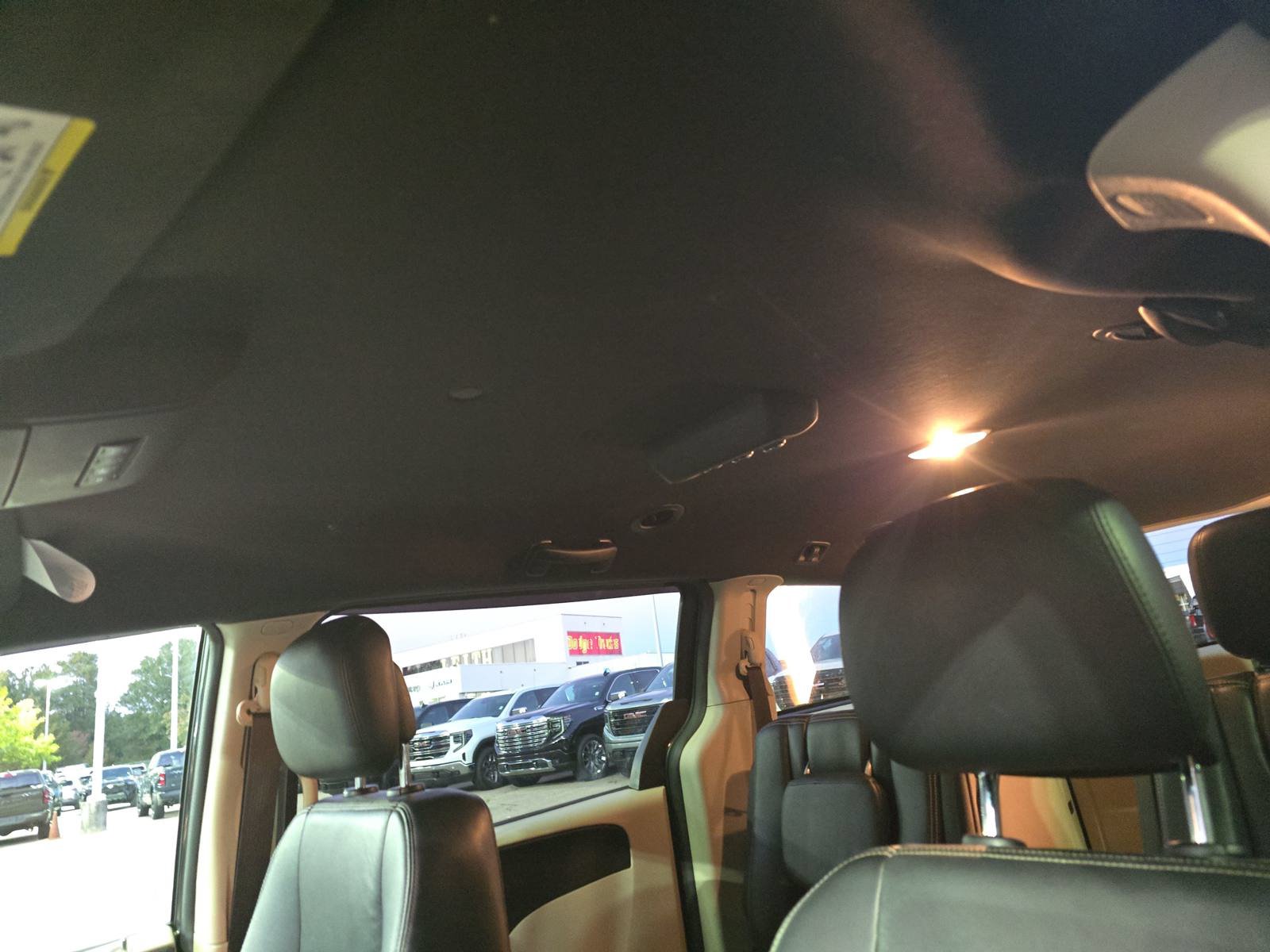Used 2017 Dodge Grand Caravan SXT FWD image 30