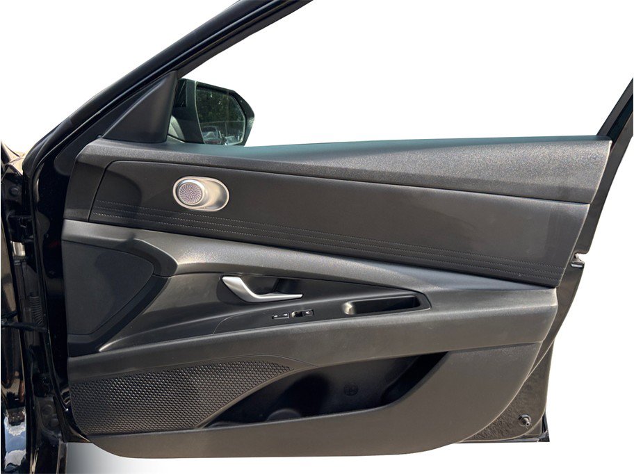 Used 2022 Hyundai Elantra SE FWD image 33