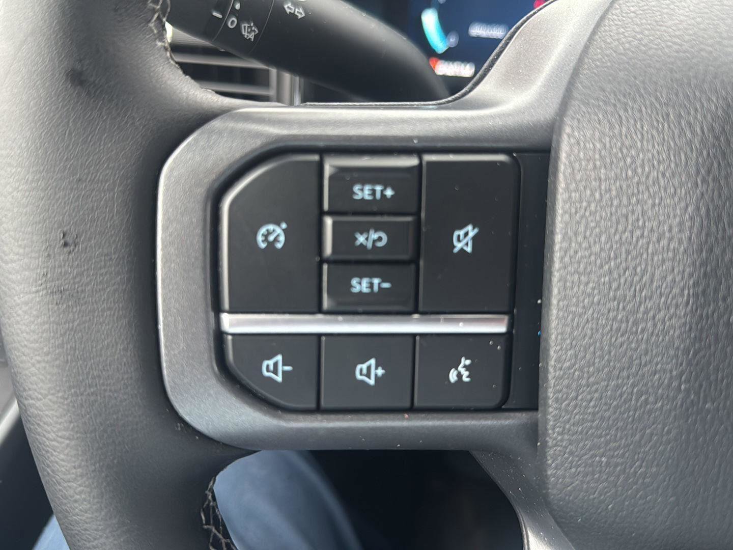 Certified 2025 Ford F350 Lariat w/ Chrome Package AWD/4WD image 17