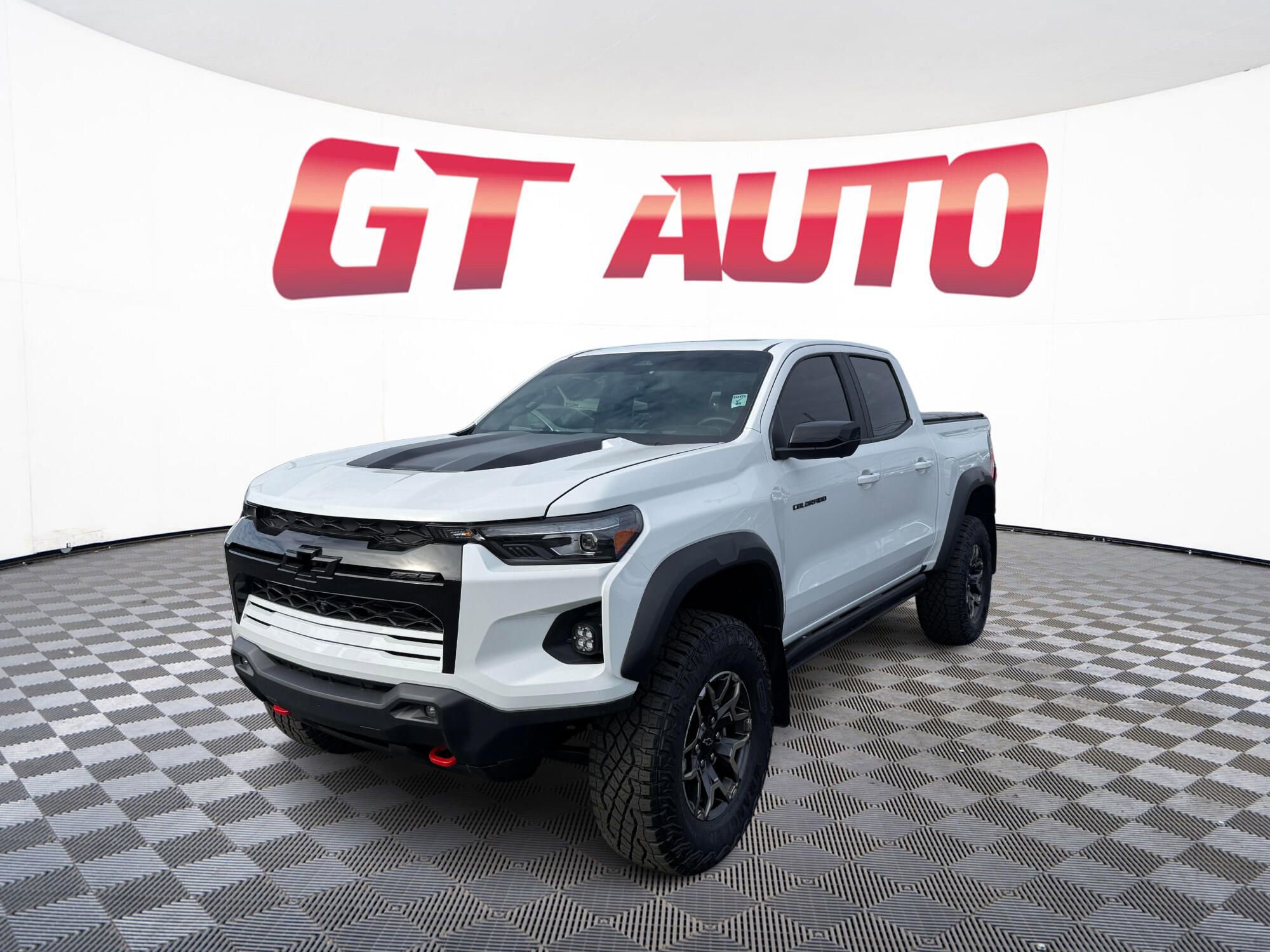 Used 2024 Chevrolet Colorado ZR2 w/ Technology Package image 3
