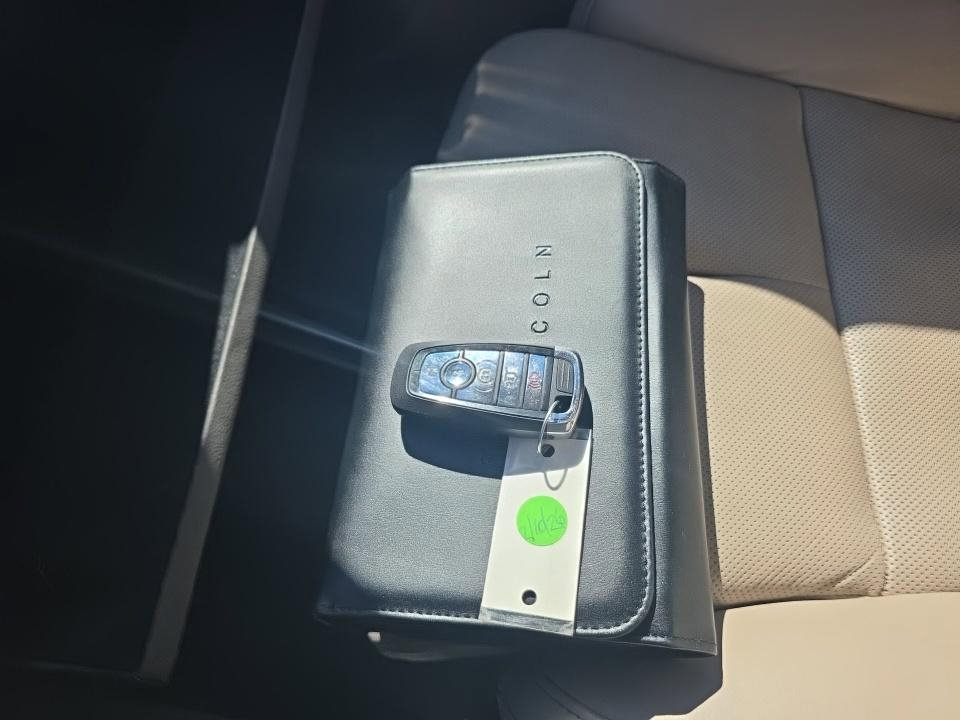 Used 2022 Lincoln Navigator L Reserve w/ Equipment Group 201A image 11