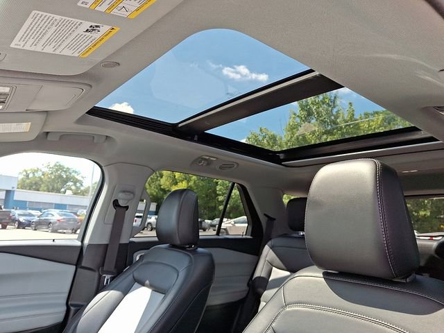Used 2022 Ford Explorer XLT image 19