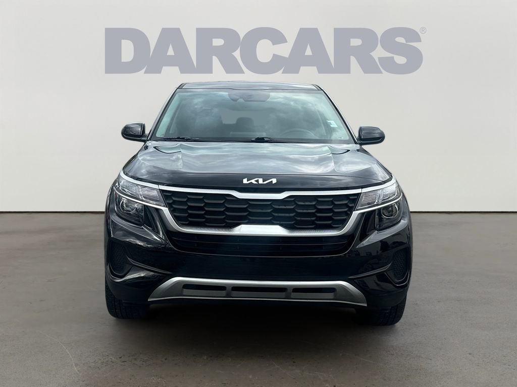 Used 2023 Kia Seltos LX image 2