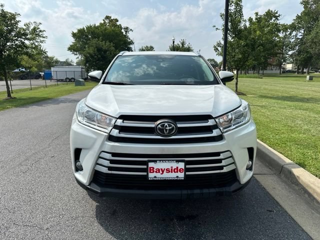 Used 2019 Toyota Highlander XLE AWD/4WD image 4