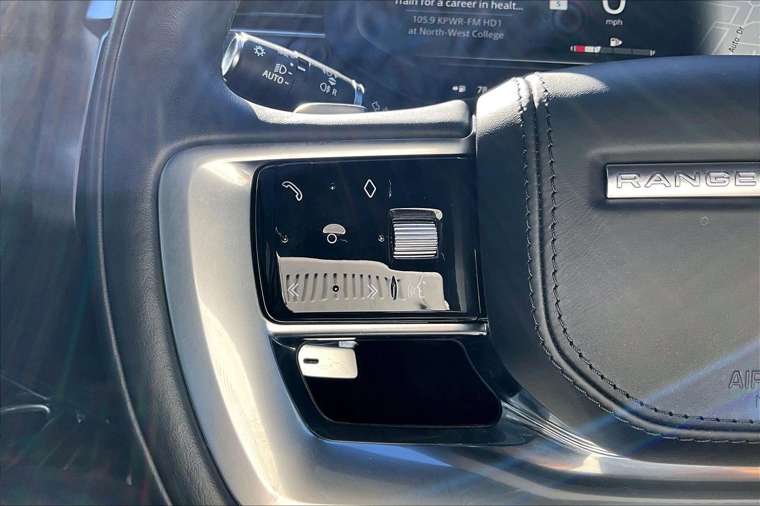 Used 2023 Land Rover Range Rover SE image 18