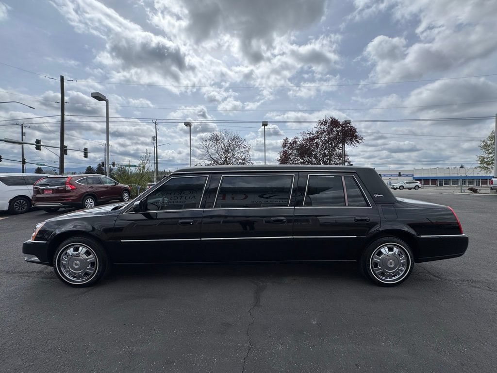 Used 2010 Cadillac DTS Limousine FWD image 7