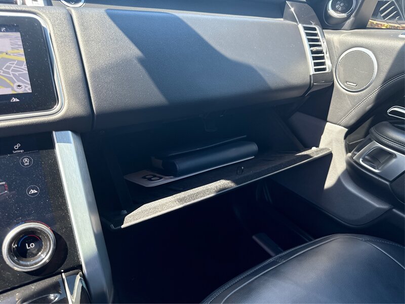 Used 2020 Land Rover Range Rover image 65