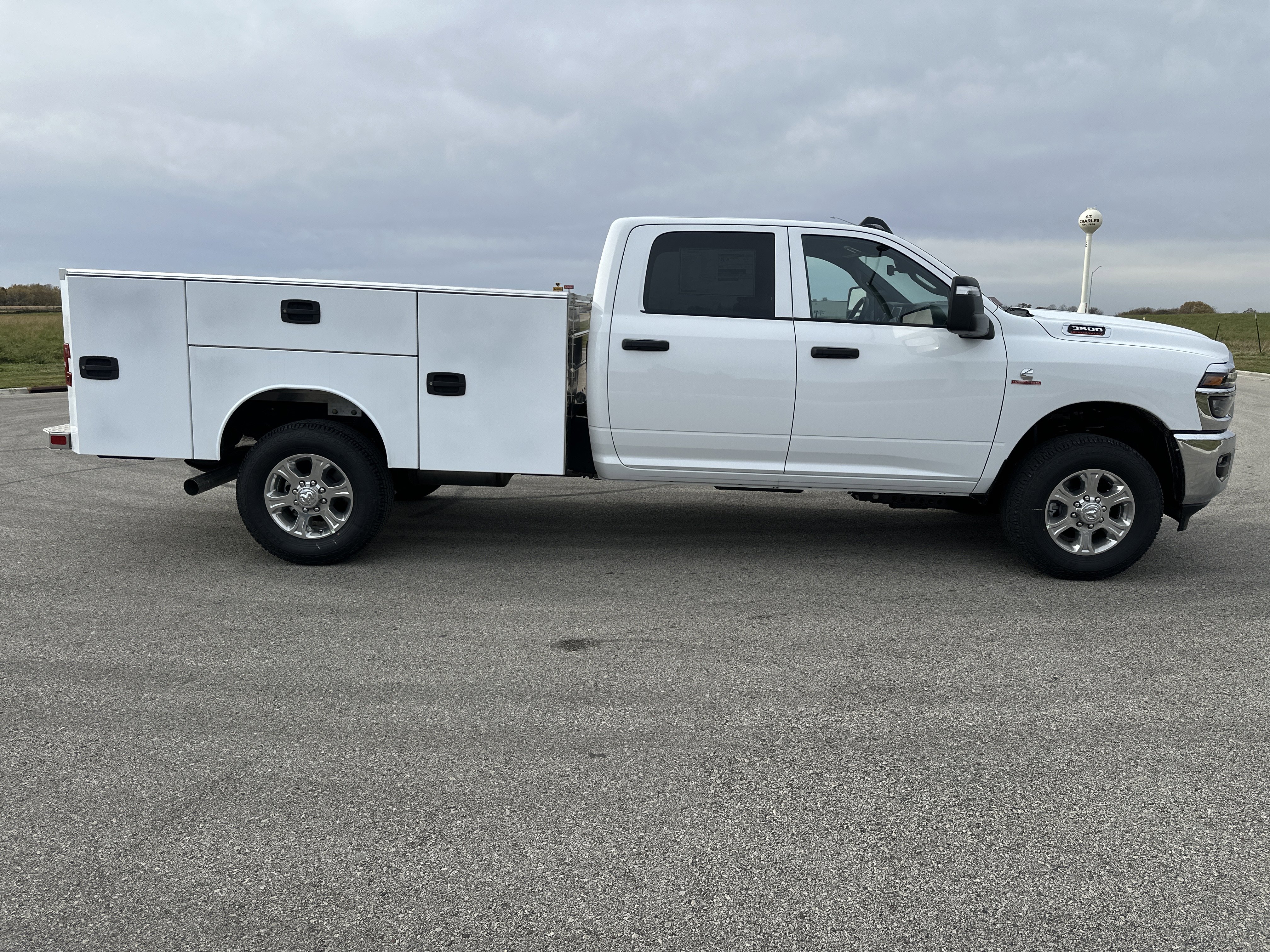 New 2026 RAM 3500 Tradesman w/ Chrome Appearance Group image 9