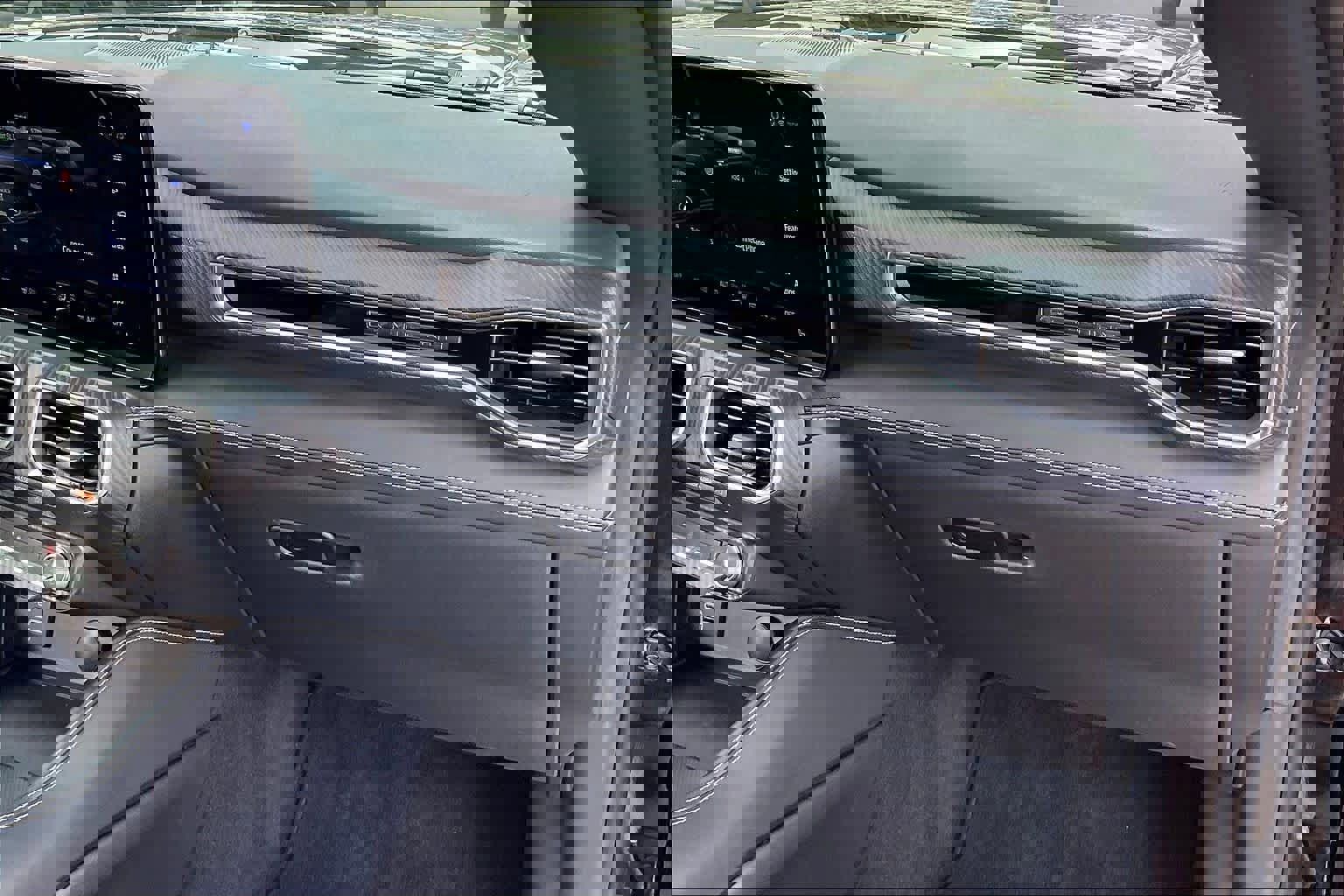 Used 2025 Ford Mustang GT Premium image 18