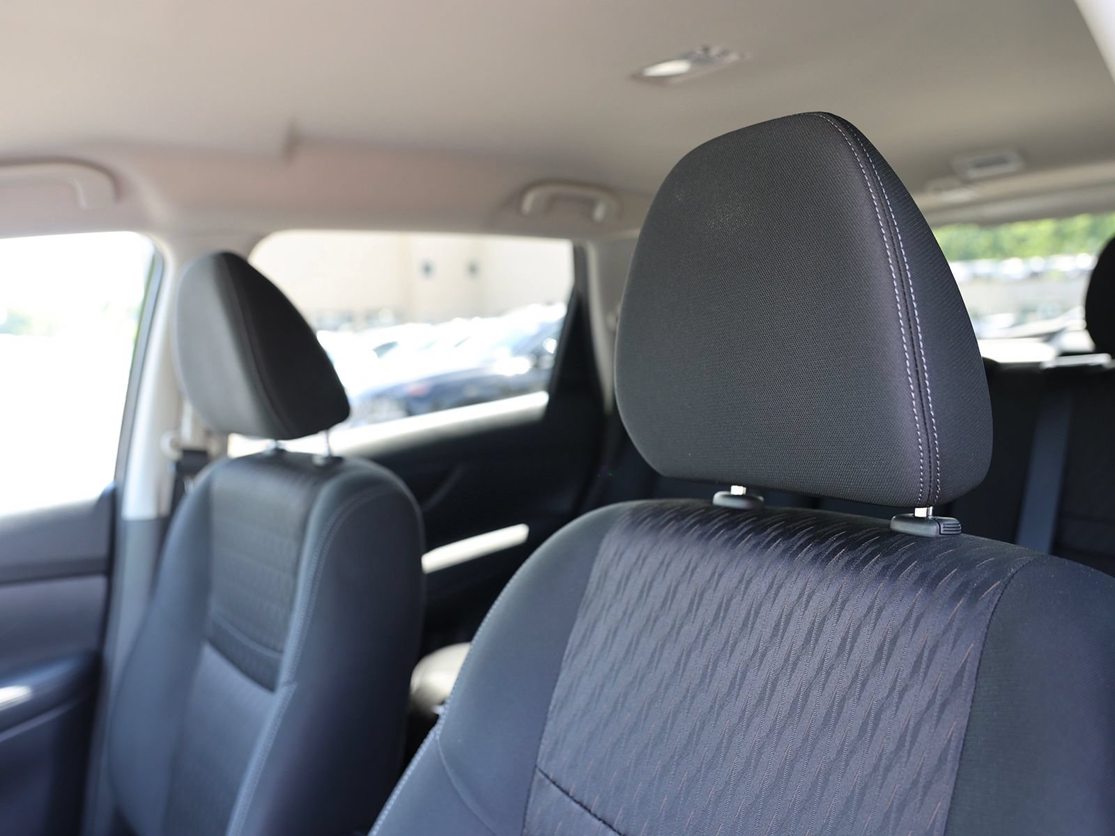 Used 2018 Nissan Rogue SV AWD/4WD image 19