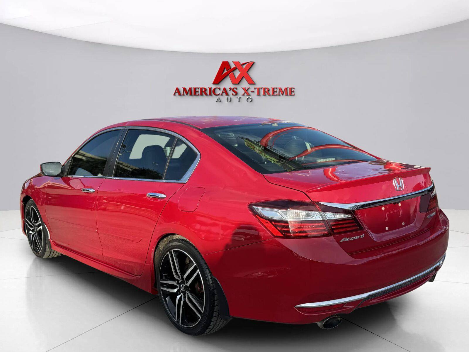 Used 2016 Honda Accord Sport image 4