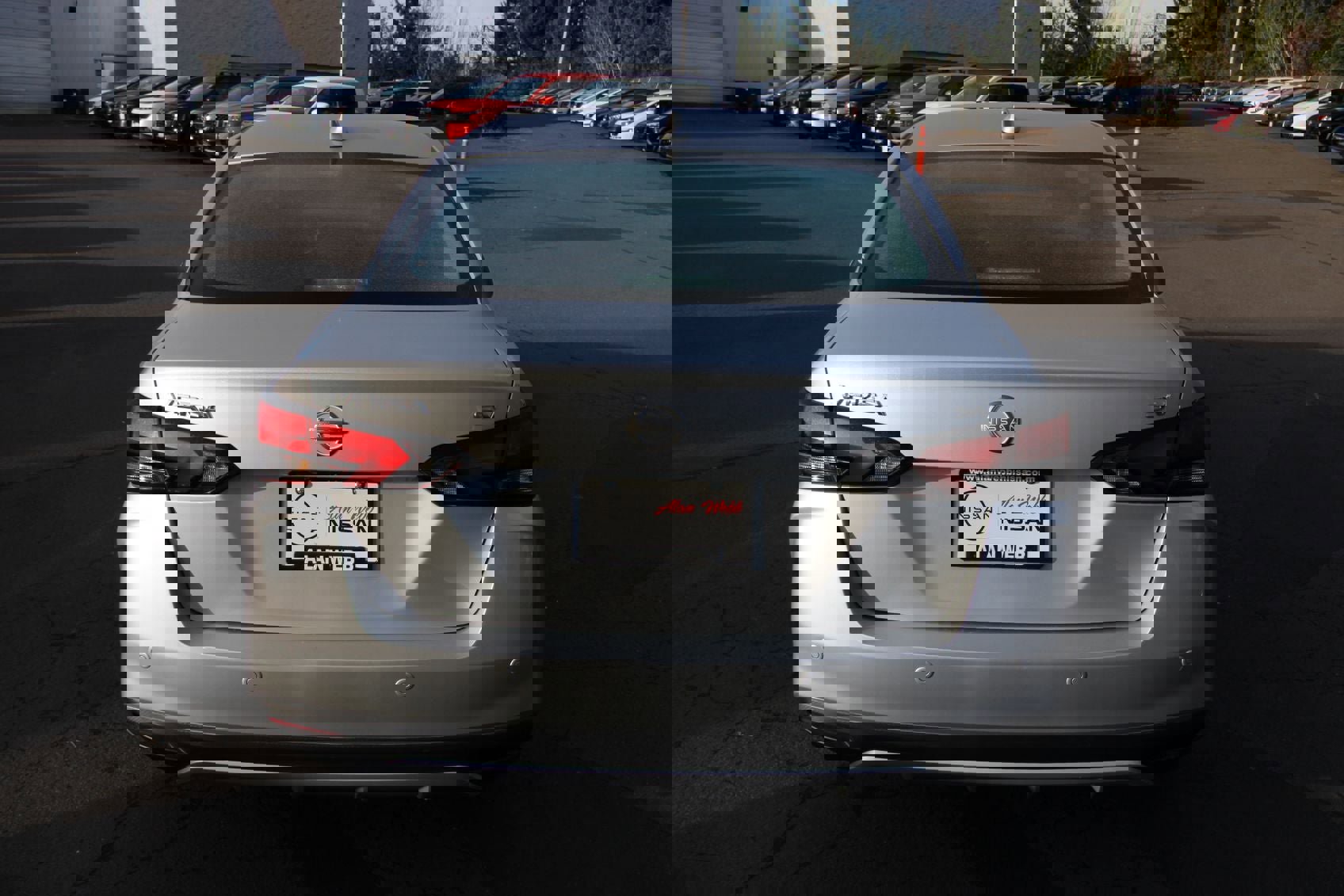 Used 2024 Nissan Versa SV w/ Trunk Package image 4